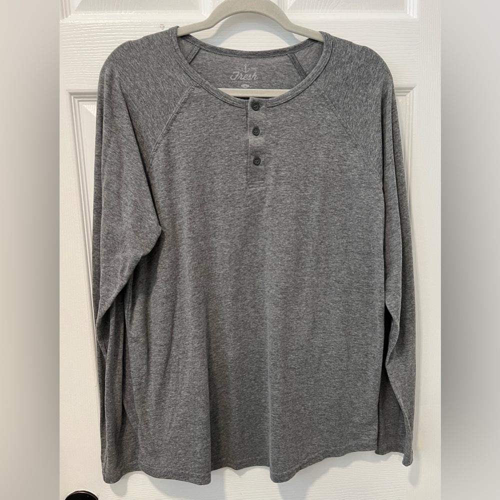 Fresh Men’s Large Henley Shirt Gray Long Sleeve Base Layer
